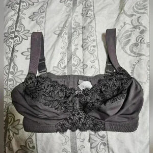 Curve muse no underwire purple and black lace bra!